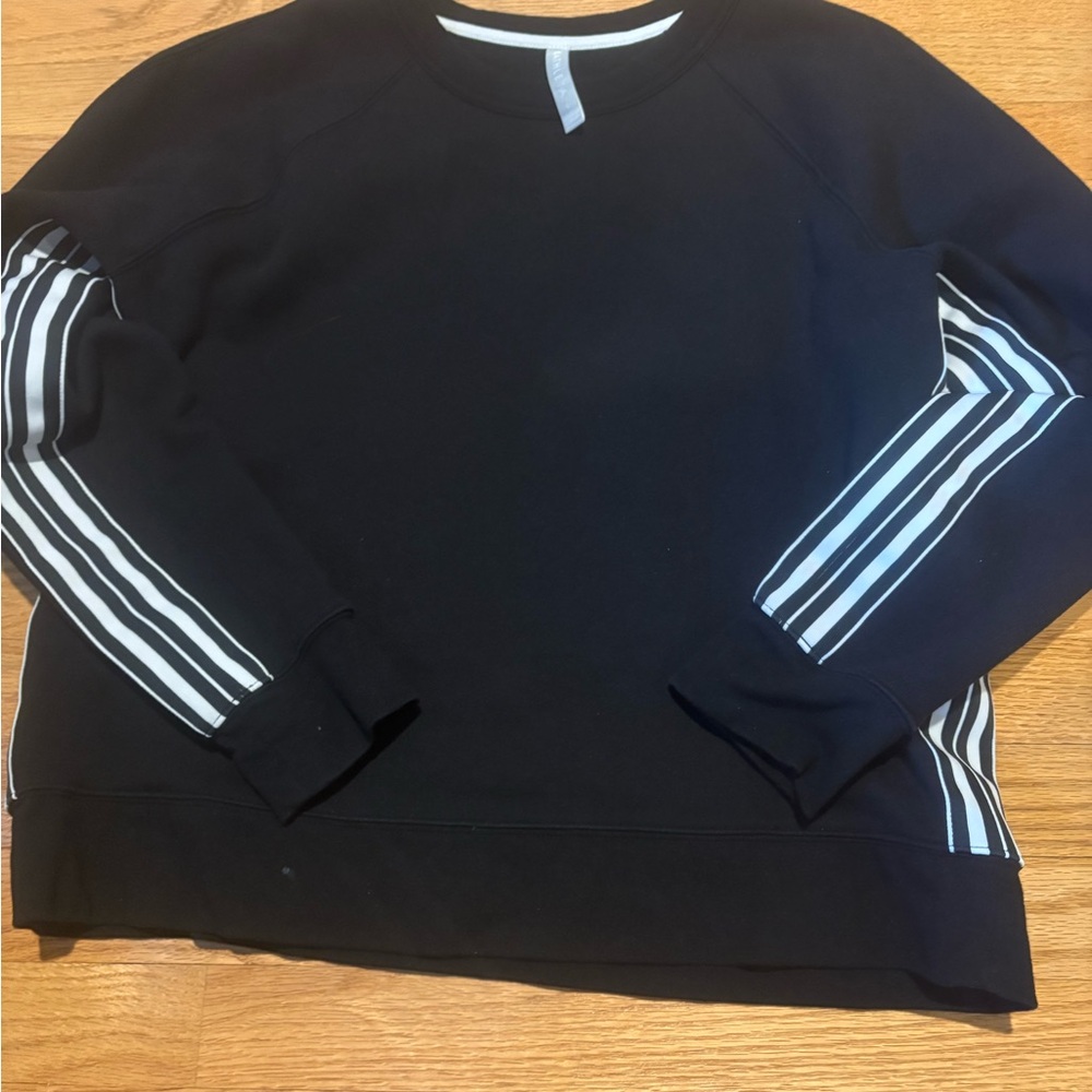 Athleta 24/7 Crewneck Sweater with White Stripe Detail Contrast Large L